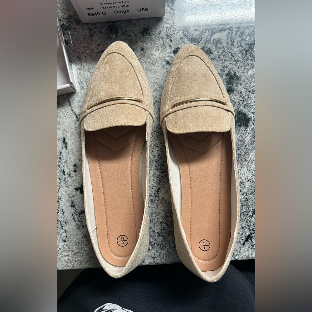 Ballet flats